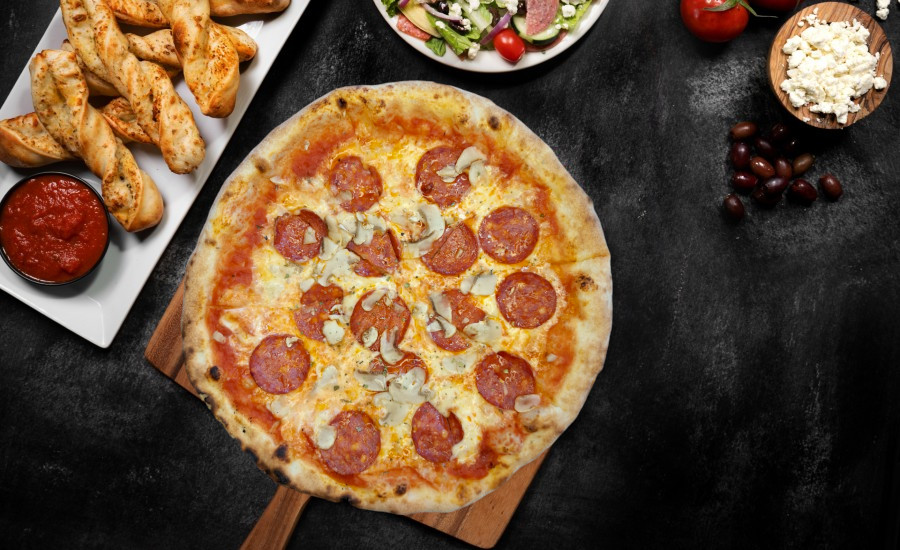 Pizza iz caffe pizzerije Basilico